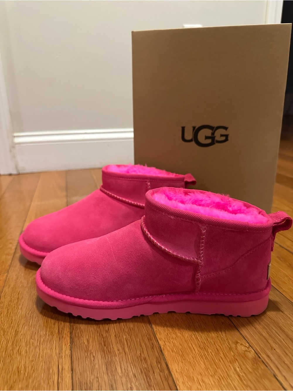 NWT UGG’S size 7